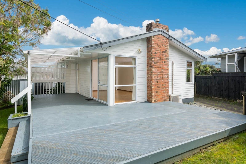 18 Webb Place, Forrest Hill, Auckland - Carousel 2