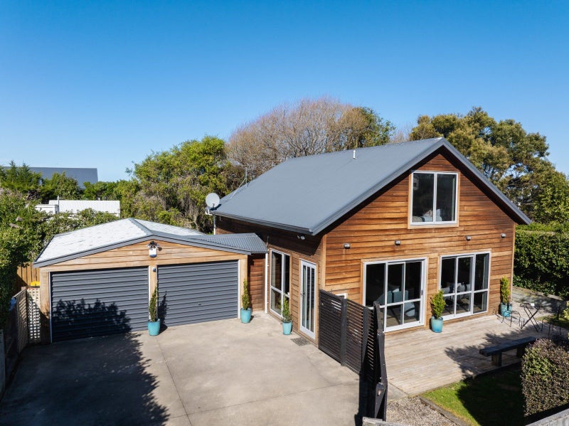 8A Queen Street, Brighton, Dunedin - Carousel 42
