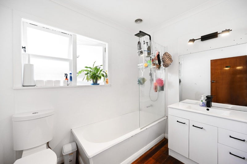 55 Montgomery Crescent, Bader, Hamilton - Carousel 12