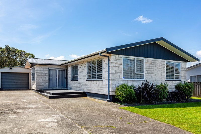 41 Cleat Street, Whitby, Porirua - Carousel 2