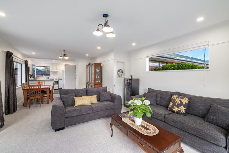 2/6 Goodall Place, Redwood, Christchurch - Carousel 2
