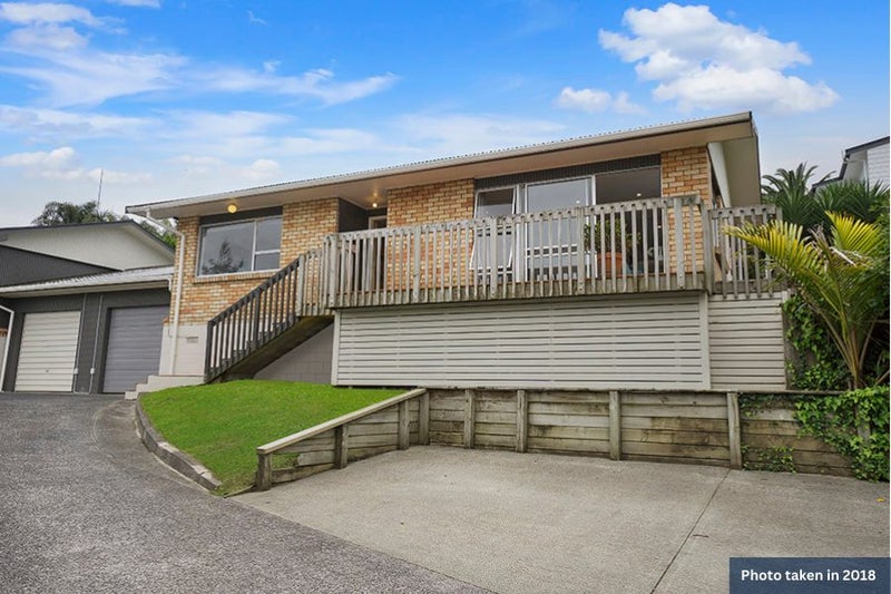 1/17 Sandiacre Way, Browns Bay, Auckland - Carousel 1