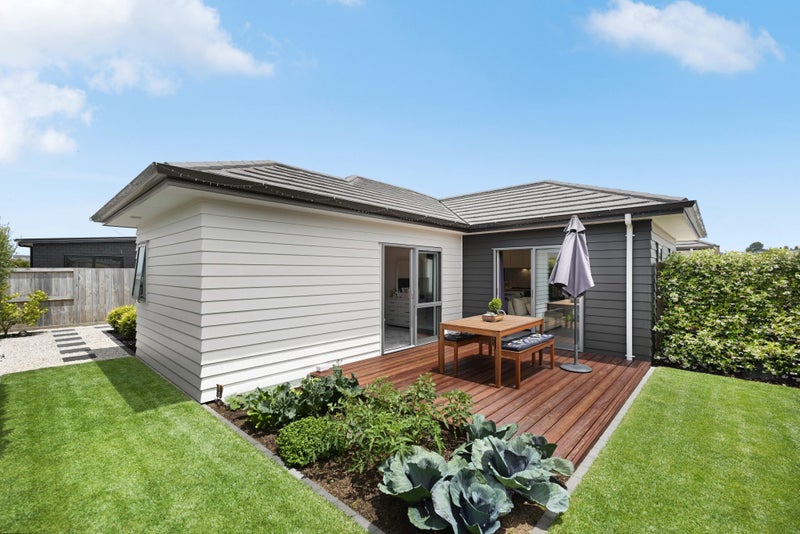 2/4 Tokerau Drive, Rototuna North, Hamilton - Carousel 1