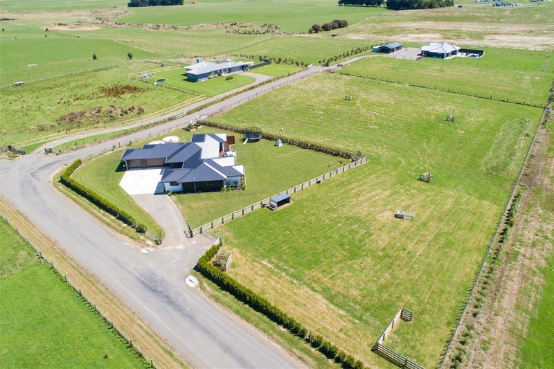 18 Robbie Lane, Ashhurst, Palmerston North - Carousel 2