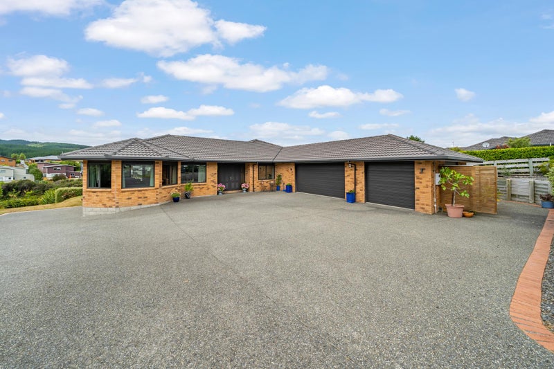 80 Kirton Drive, Riverstone Terraces, Upper Hutt - Carousel 1