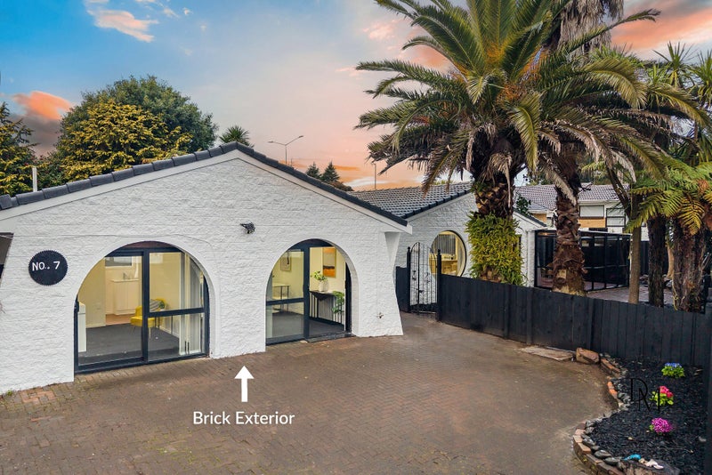 7 Destino Court, Conifer Grove, Takanini - Carousel 2