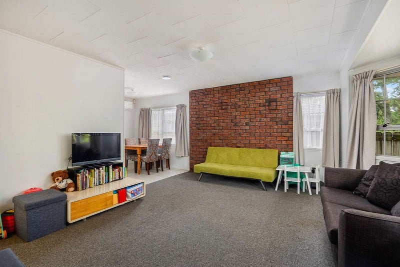 86 Marlborough Avenue, Glenfield, Auckland - Carousel 2