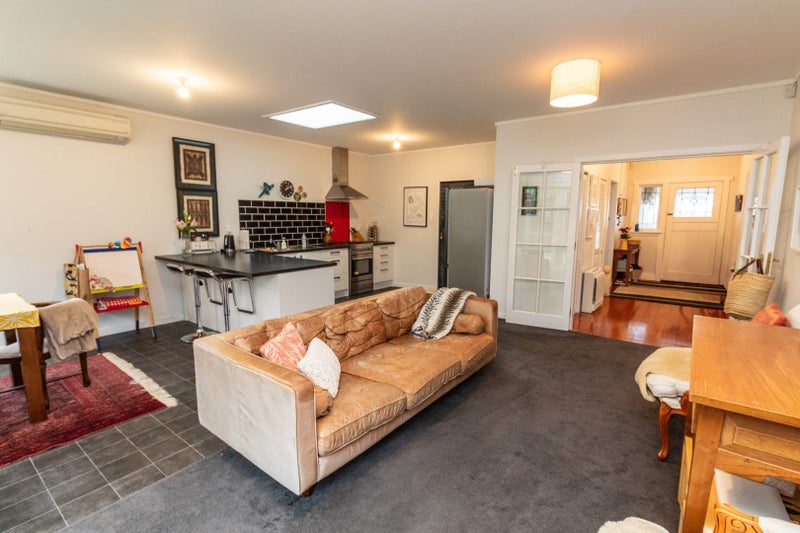 2 Akatea Street, Berhampore, Wellington - Carousel 2