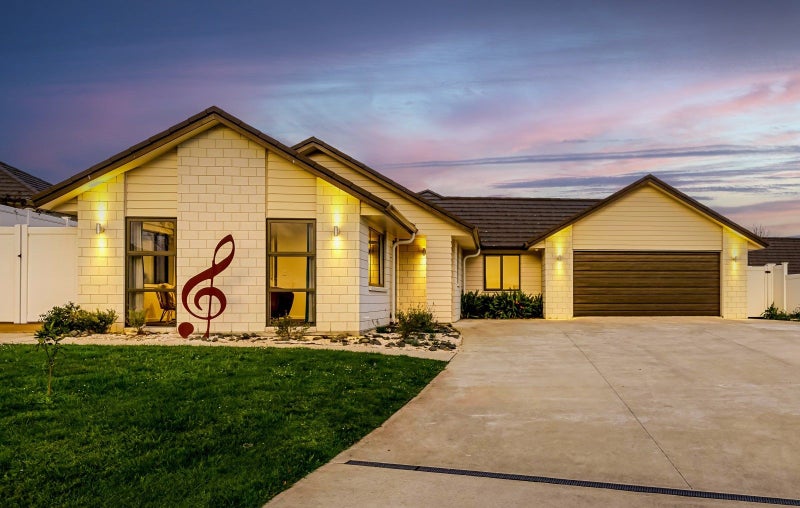 23 Goodwin Terrace, Temple View, Hamilton - Carousel 1