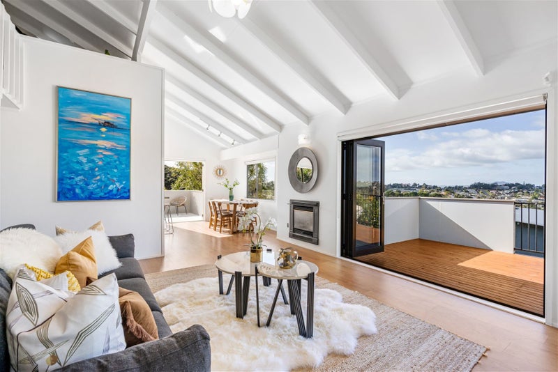 17 NOELEEN ST, Glenfield, Auckland - Carousel 2