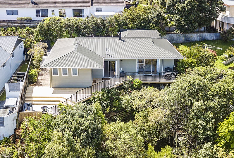 24 Cassley Crescent, Papakowhai, Porirua - Carousel 1