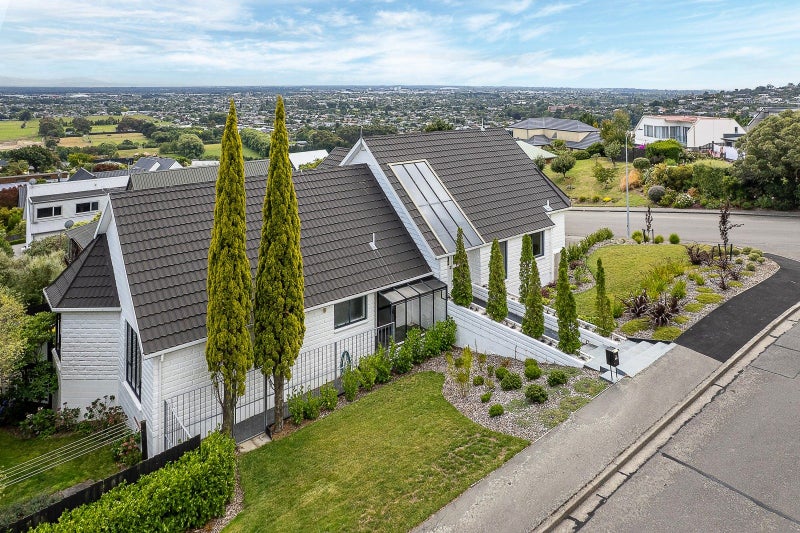 2 Petworth Place, Westmorland, Christchurch - Carousel 27