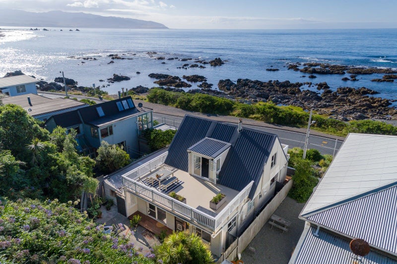 150 Owhiro Bay Parade, Owhiro Bay, Wellington - Carousel 1