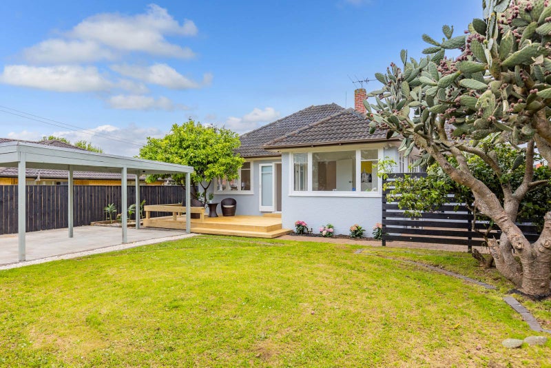 5 Anderson Avenue, Point England, Auckland - Carousel 2