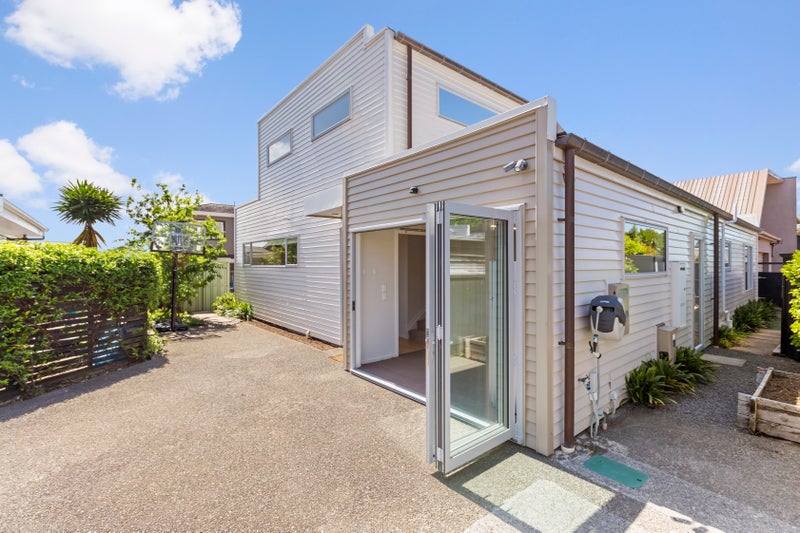 53A Walford Road, Point Chevalier, Auckland - Carousel 1