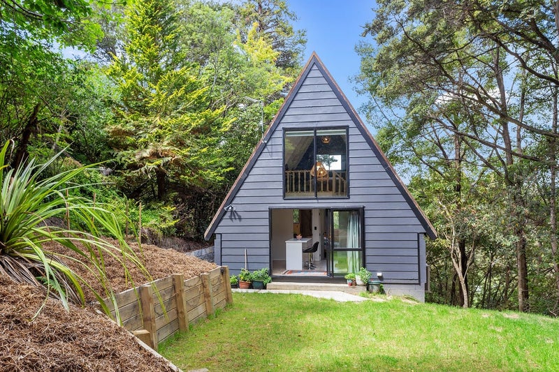 1101 Dyers Pass Road, Lyttelton - Carousel 1