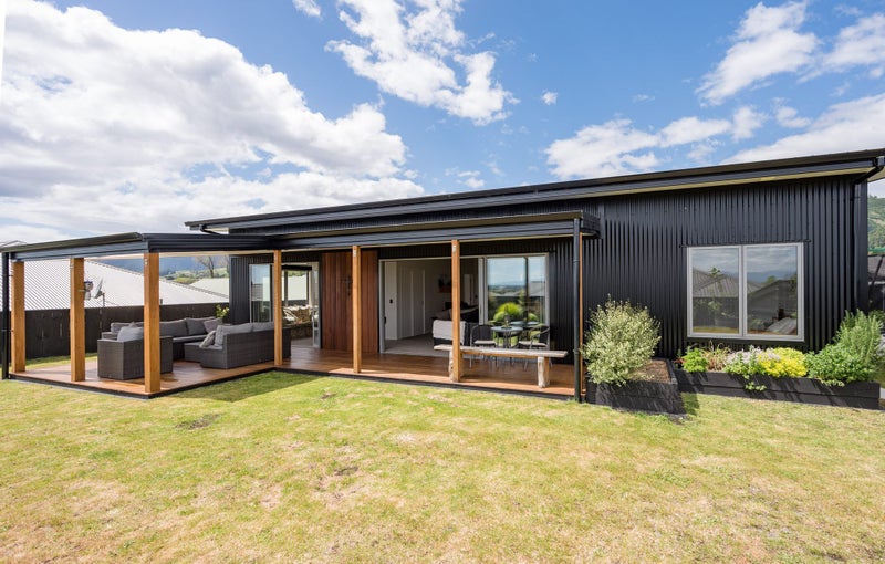 4 Tarn Close, Pyes Pa, Tauranga - Carousel 2