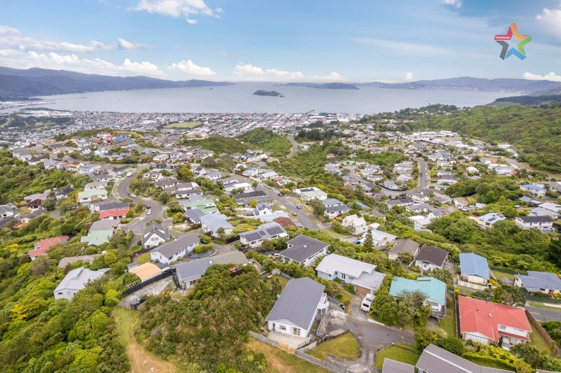 27A Cypress Drive, Maungaraki, Lower Hutt - Carousel 21