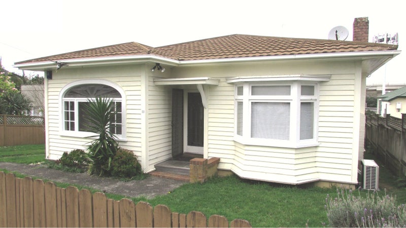 58 Alberta Street, Point Chevalier, Auckland - Carousel 1