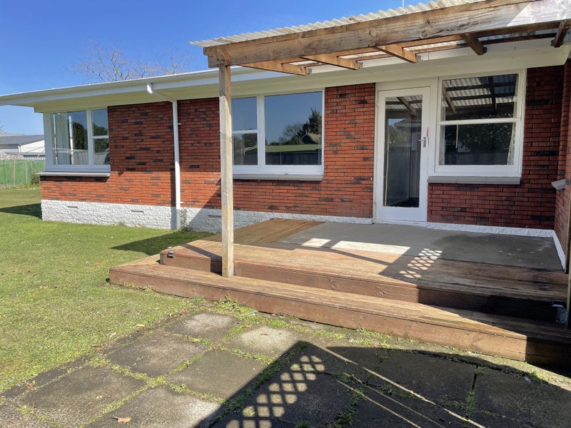 24 Marshall Street, Fairfield, Hamilton - Carousel 2