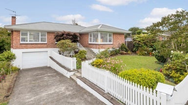 32 Lawrence Crescent, Hillpark, Auckland - Carousel 1