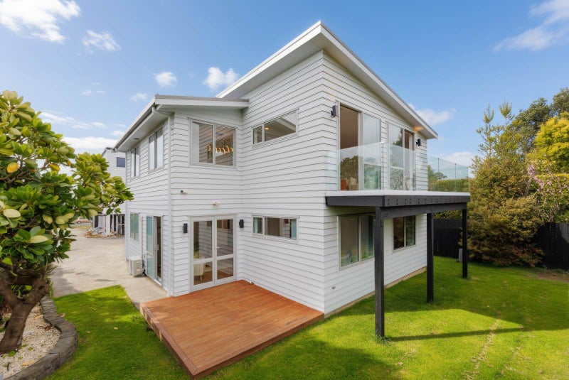 832A East Coast Road, Oteha, Auckland - Carousel 1