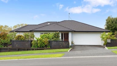 29 Hawkridge Heights, Bethlehem, Tauranga - Carousel 1