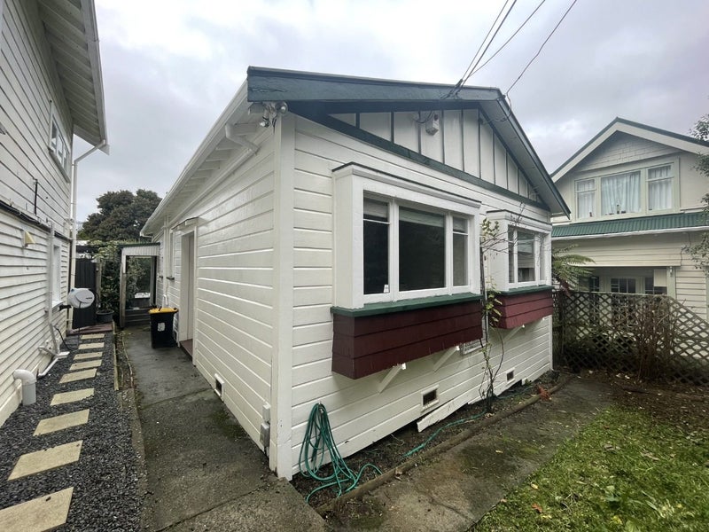 145 Hataitai Road, Hataitai, Wellington - Carousel 1