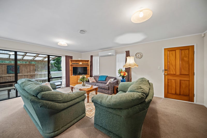 2/28 Gosford Drive, Botany Downs, Auckland - Carousel 2
