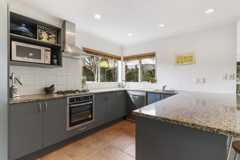 30A Fairlands Avenue, Waterview, Auckland - Carousel 2