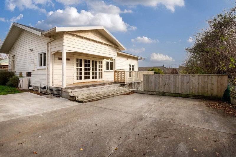 20 Holdaway Street, Riversdale, Blenheim - Carousel 1