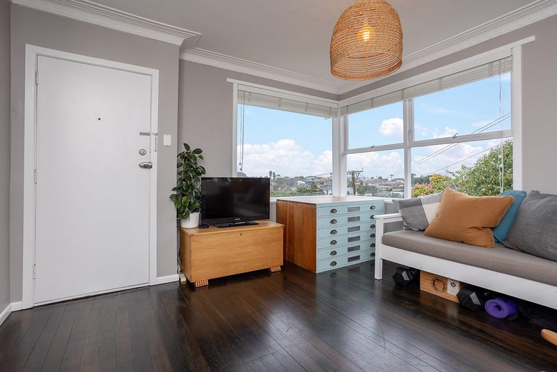 8 Currie Avenue, Hillsborough, Auckland - Carousel 2