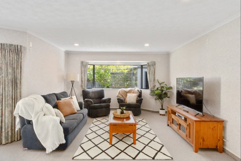 9 Bishops Close, Greenmeadows, Napier - Carousel 2