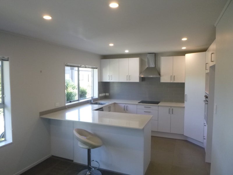 1/2 Alma Road, Milford, Auckland - Carousel 2