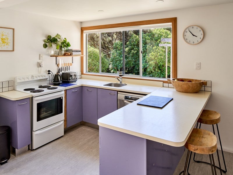 105 Cluny Road, Plimmerton, Porirua - Carousel 2