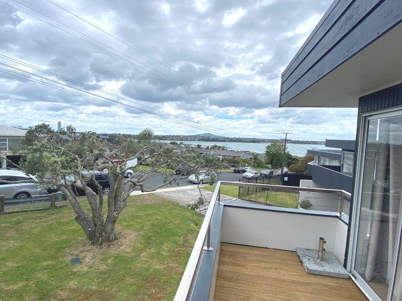 3/111 Sylvan Avenue, Northcote, Auckland - Carousel 2