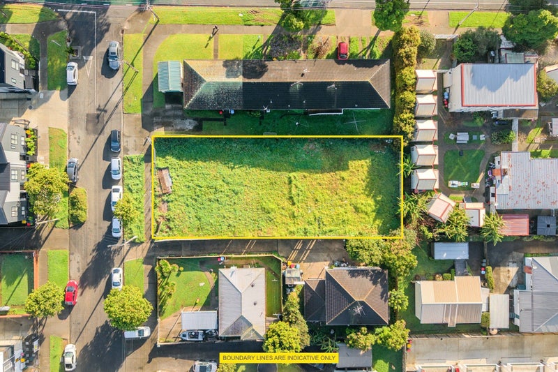 4 Holland Avenue, Point England, Auckland - Carousel 6