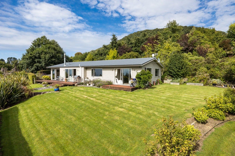 13 McMaster Road, Saddle Hill, Dunedin - Carousel 2