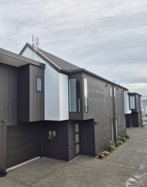 3/5 Clarence Street South, Addington, Christchurch - Carousel 13