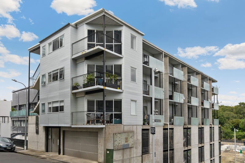 B4/25 Cheshire Street, Parnell, Auckland - Carousel 1