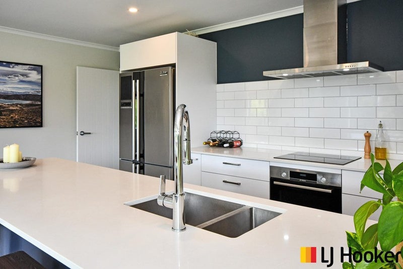 14 Dame Nganeko DR, Glenbrook, Glenbrook - Carousel 1