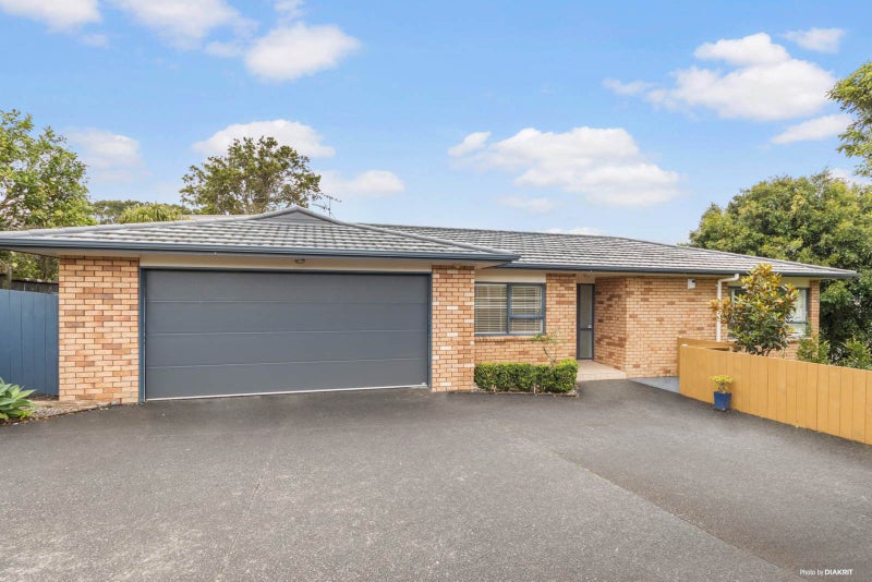 12 Luckens Road, West Harbour, Auckland - Carousel 1