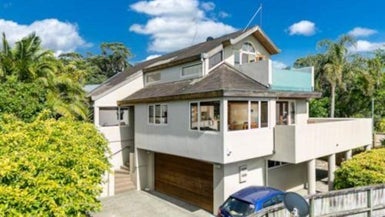 2/72 Beach Road, Castor Bay, Auckland - Carousel 1