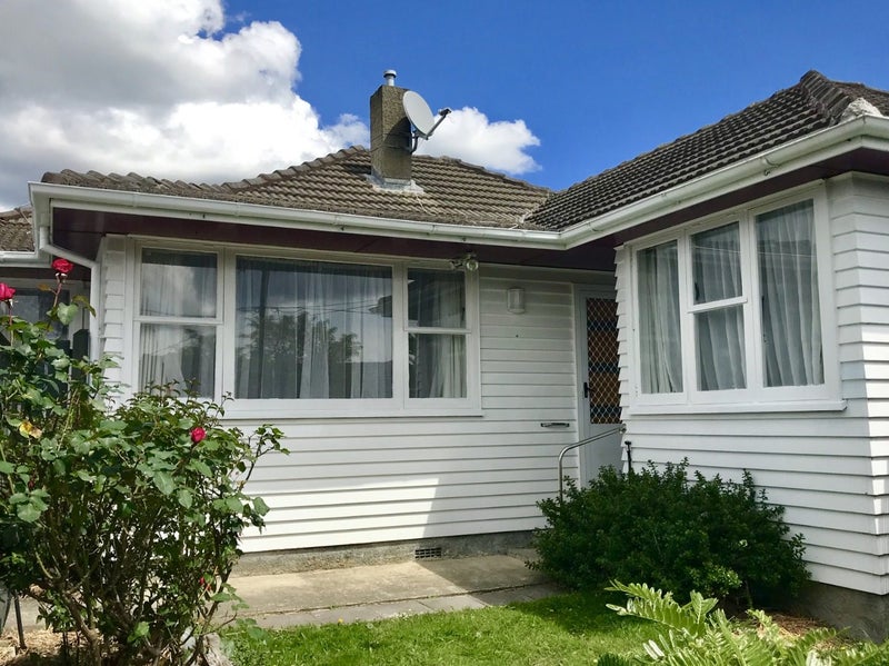 71 Thackeray Street, Trentham, Upper Hutt - Carousel 1