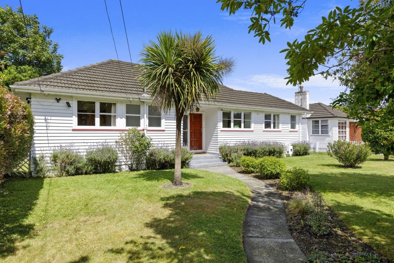 22 Thackeray Street, Trentham, Upper Hutt - Carousel 1