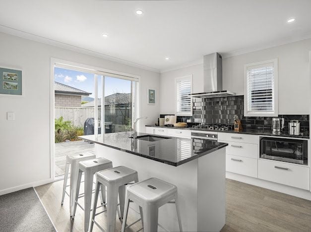 12 Poulson Grove, Trentham, Upper Hutt - Carousel 2