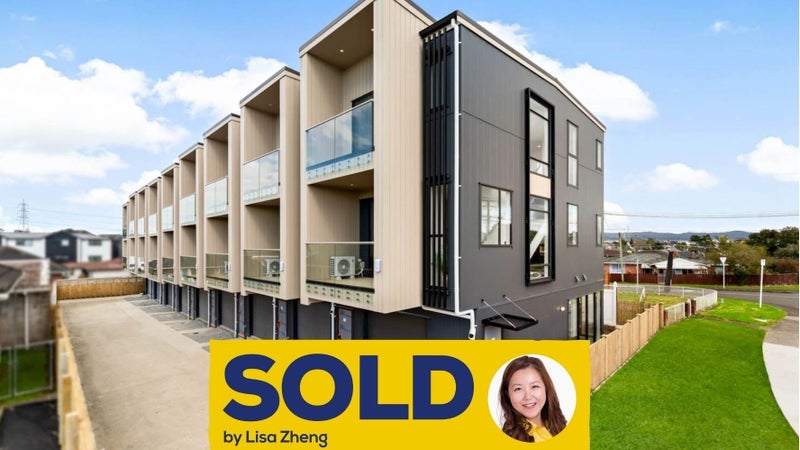 9/4 Toru Street, Te Atatu Peninsula, Auckland - Carousel 1