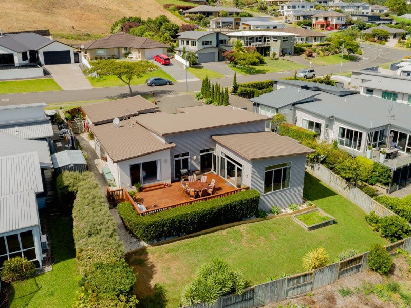 19 Estuary View Road, Welcome Bay, Tauranga - Carousel 1