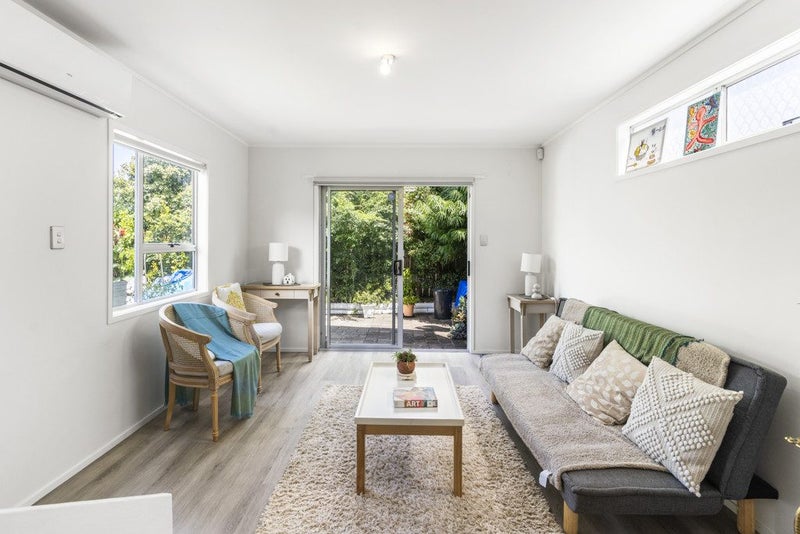 183C Hendon Avenue, Mount Albert, Auckland - Carousel 1