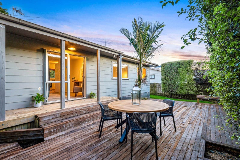 2/56 Waipani Road, Te Atatu Peninsula, Auckland - Carousel 2